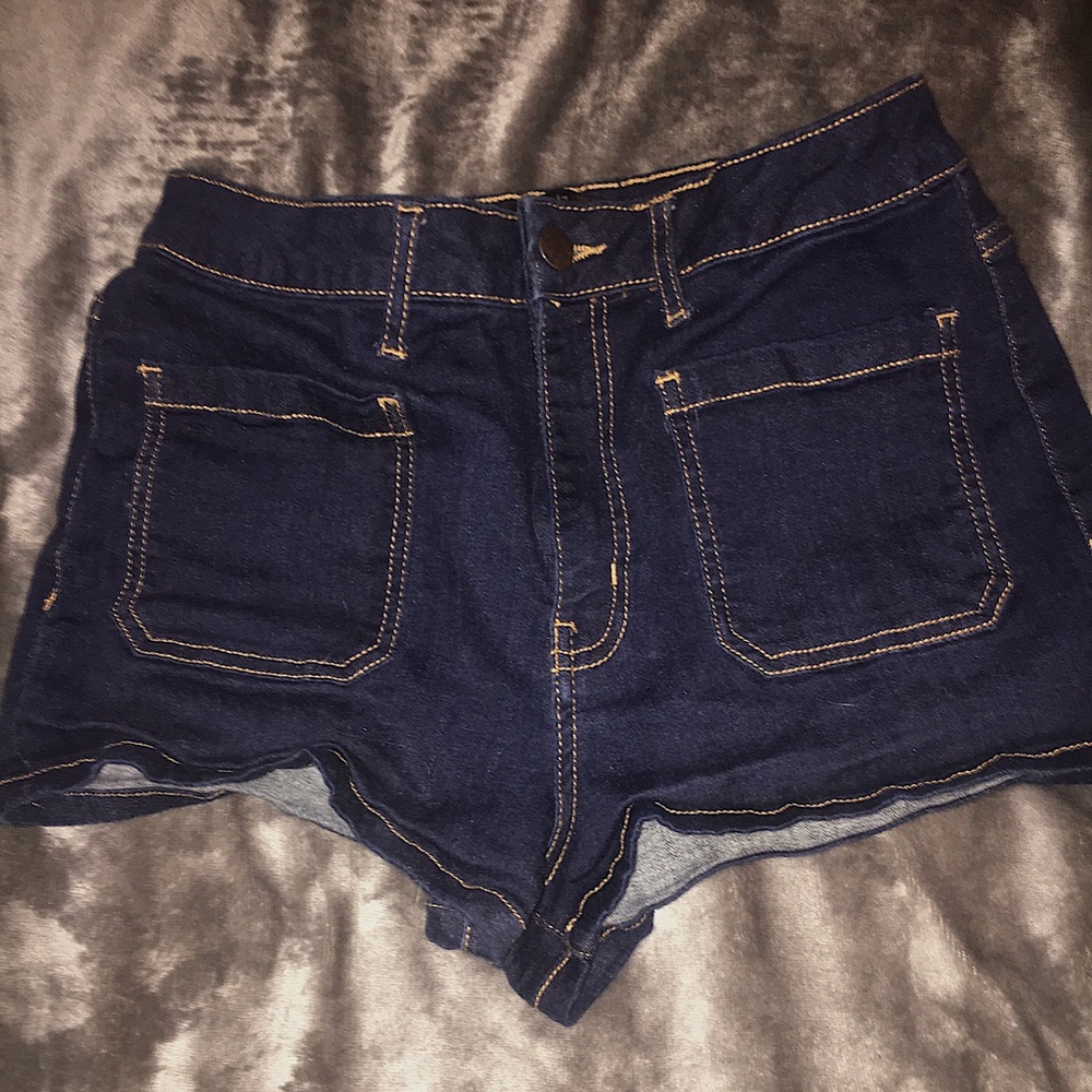 Dark denim shorts🖤